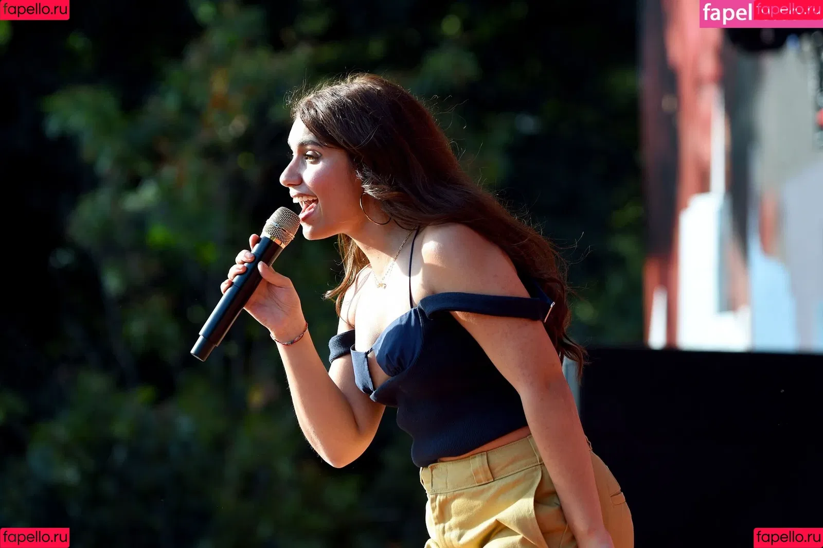 Alessia Cara Onlyfans Photo Gallery 