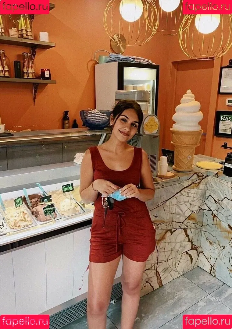 Alessia Cara Onlyfans Photo Gallery 