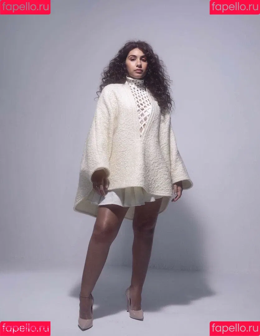 Alessia Cara Onlyfans Photo Gallery 