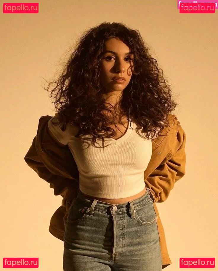 Alessia Cara Onlyfans Photo Gallery 