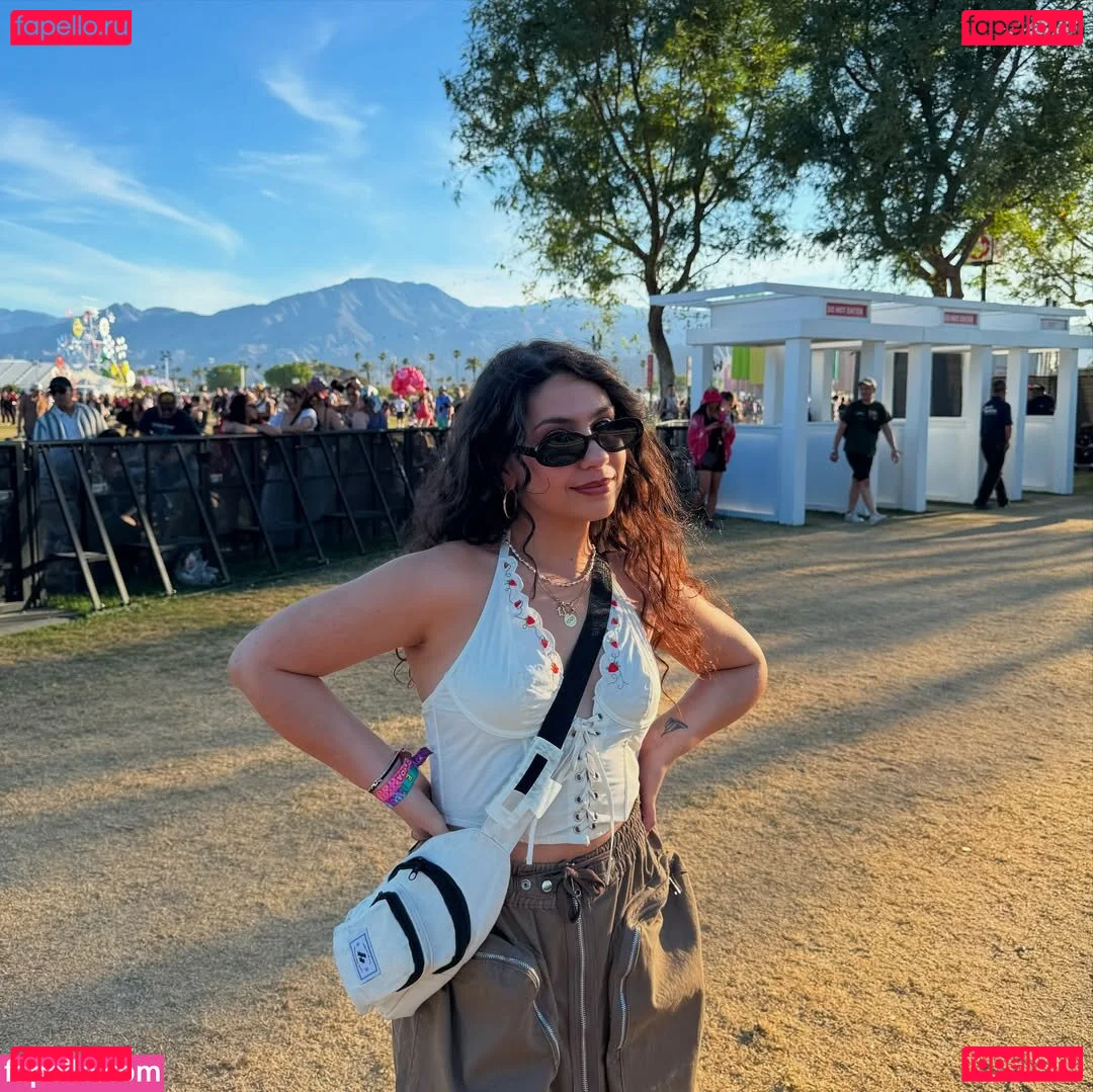 Alessia Cara Onlyfans Photo Gallery 