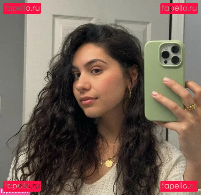 Alessia Cara Onlyfans Photo Gallery 
