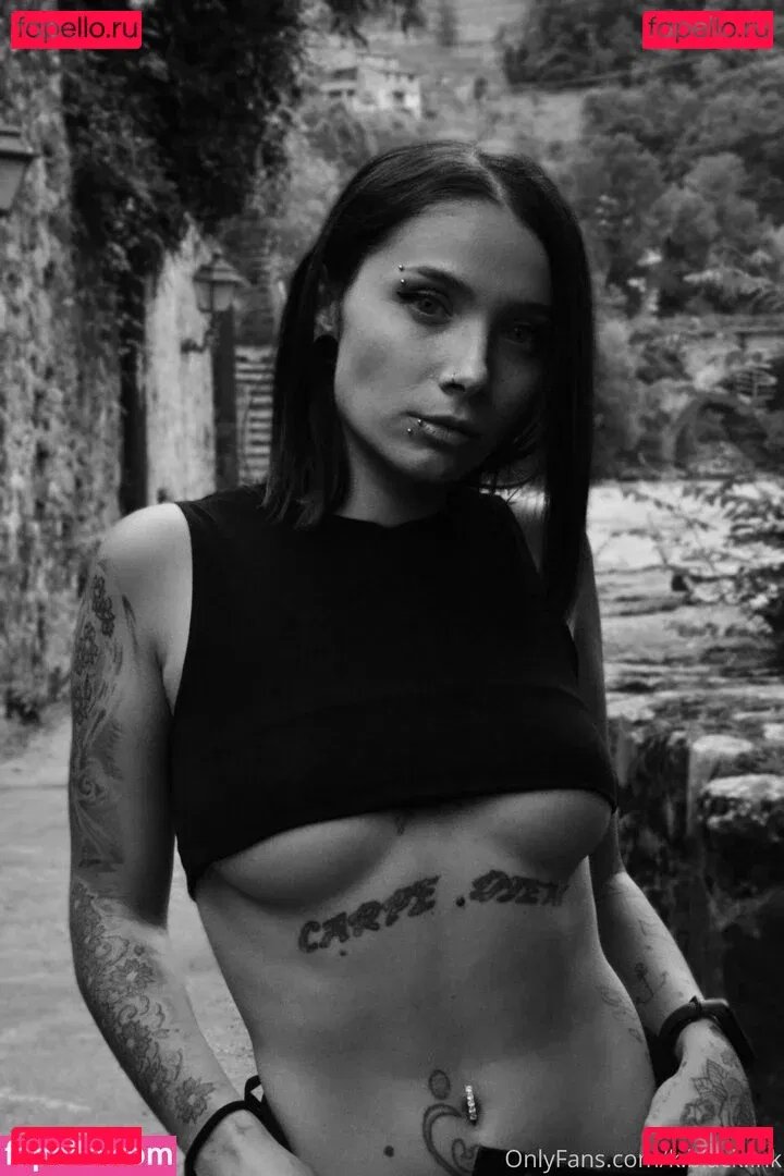 k.black.ink Onlyfans Photo Gallery 