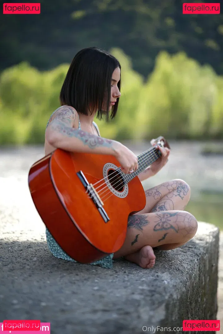 k.black.ink Onlyfans Photo Gallery 