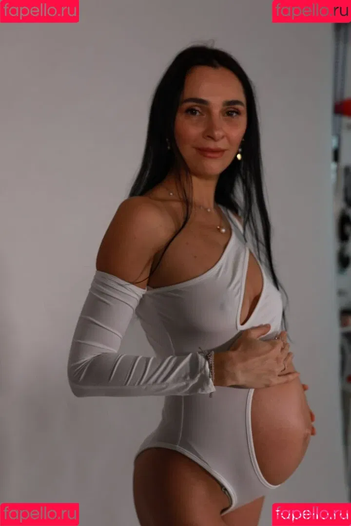 yladoyla Onlyfans Photo Gallery 