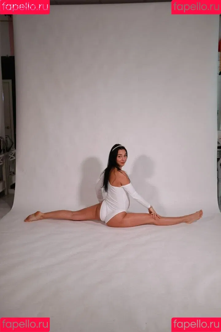 yladoyla Onlyfans Photo Gallery 