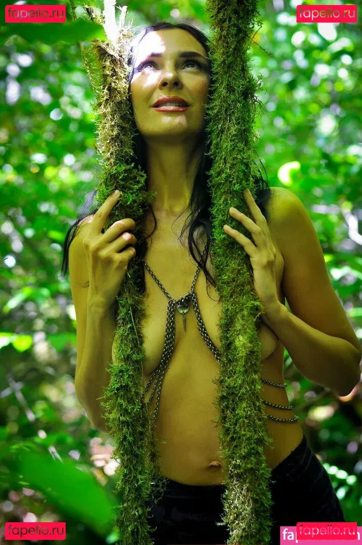 yladoyla Onlyfans Photo Gallery 