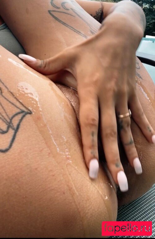 Latisha Blesk Nude Onlyfans Photo 22
