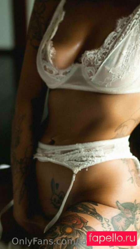 Latisha Blesk Nude Onlyfans Photo 9