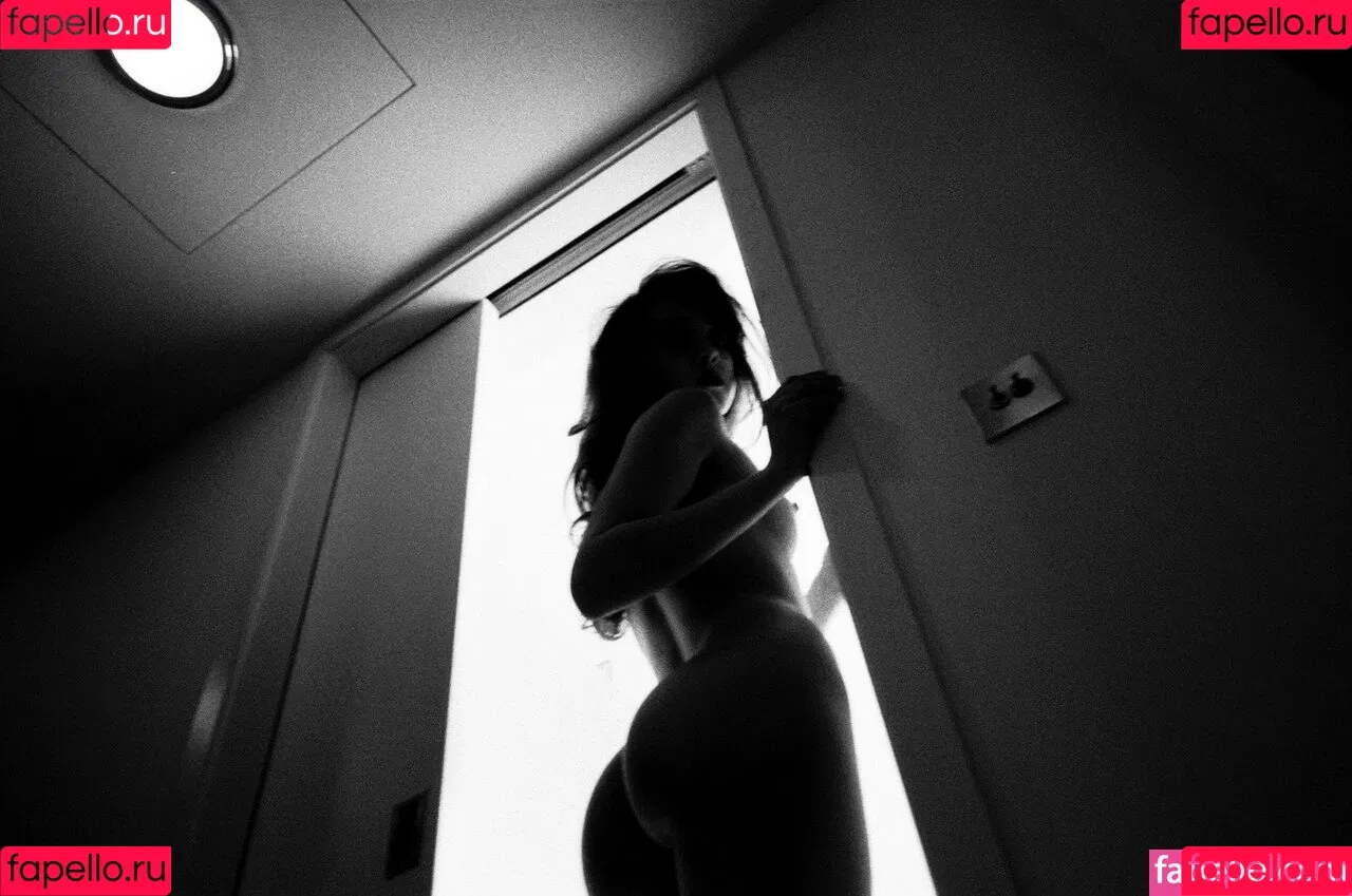 Mia Kerin Onlyfans Photo Gallery 