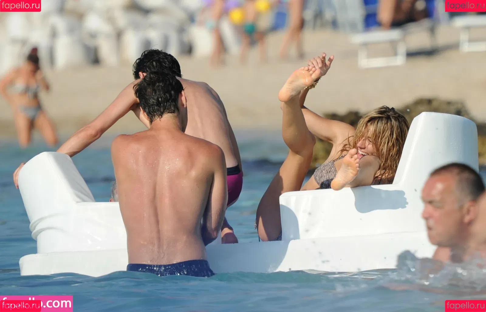 Sienna Miller Onlyfans Photo Gallery 