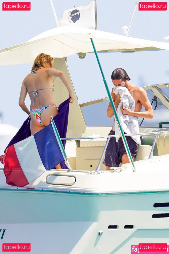 Sienna Miller Onlyfans Photo Gallery 