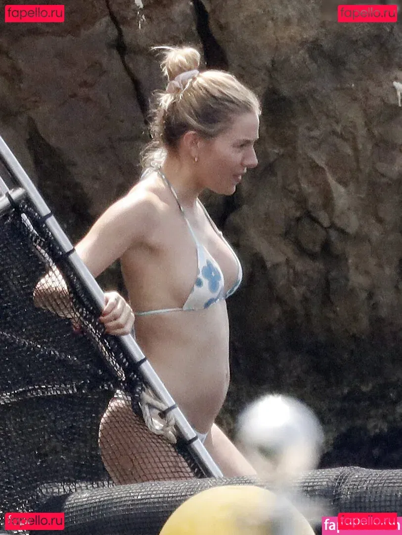 Sienna Miller Onlyfans Photo Gallery 