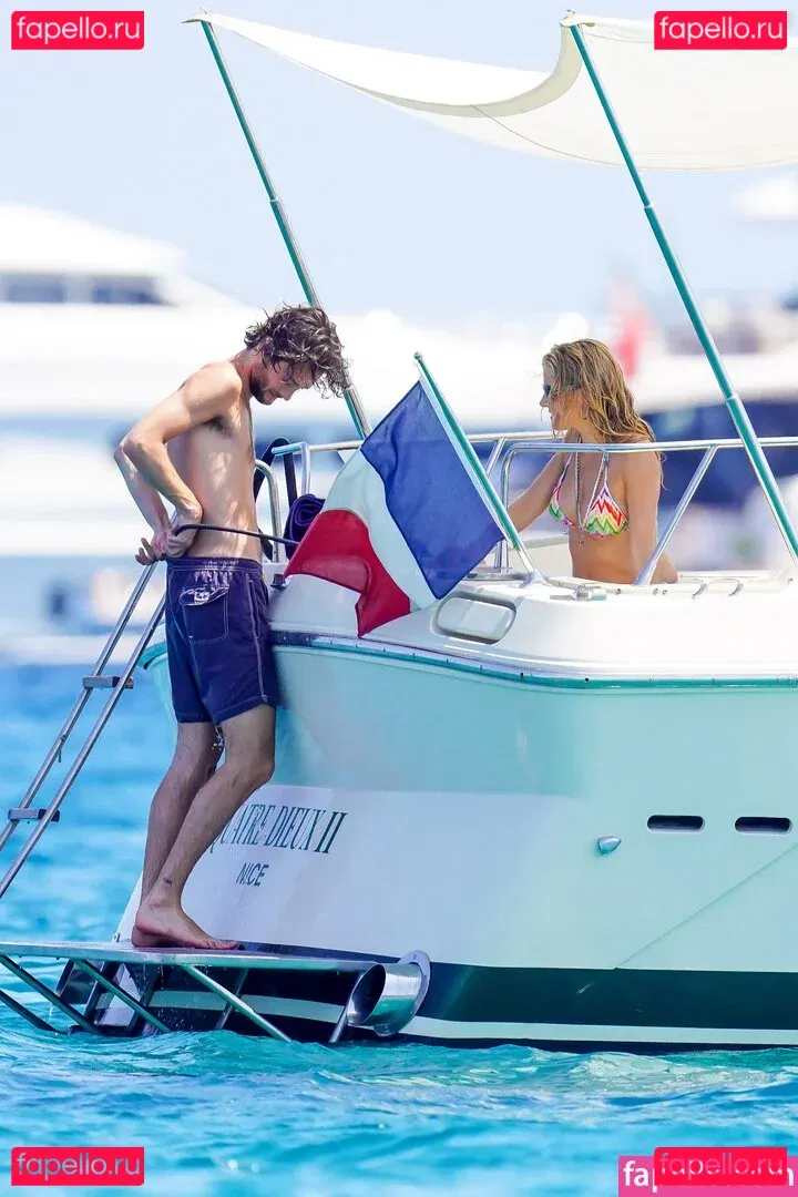 Sienna Miller Onlyfans Photo Gallery 