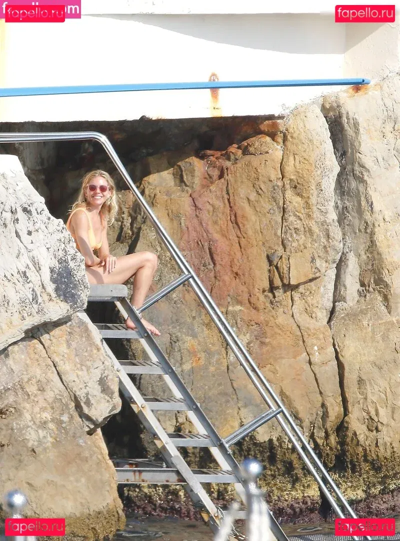 Sienna Miller Onlyfans Photo Gallery 