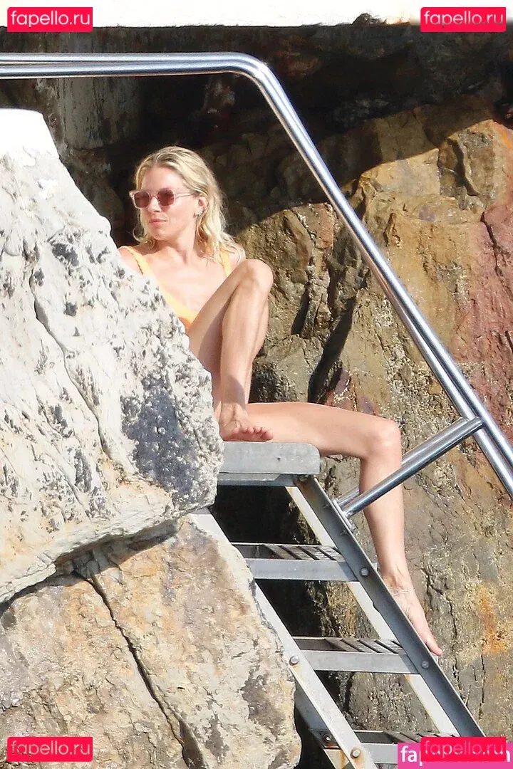 Sienna Miller Onlyfans Photo Gallery 