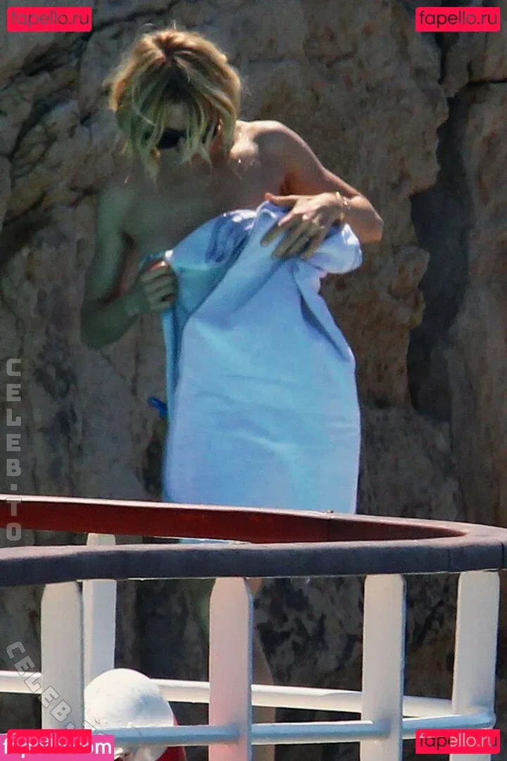 Sienna Miller Onlyfans Photo Gallery 