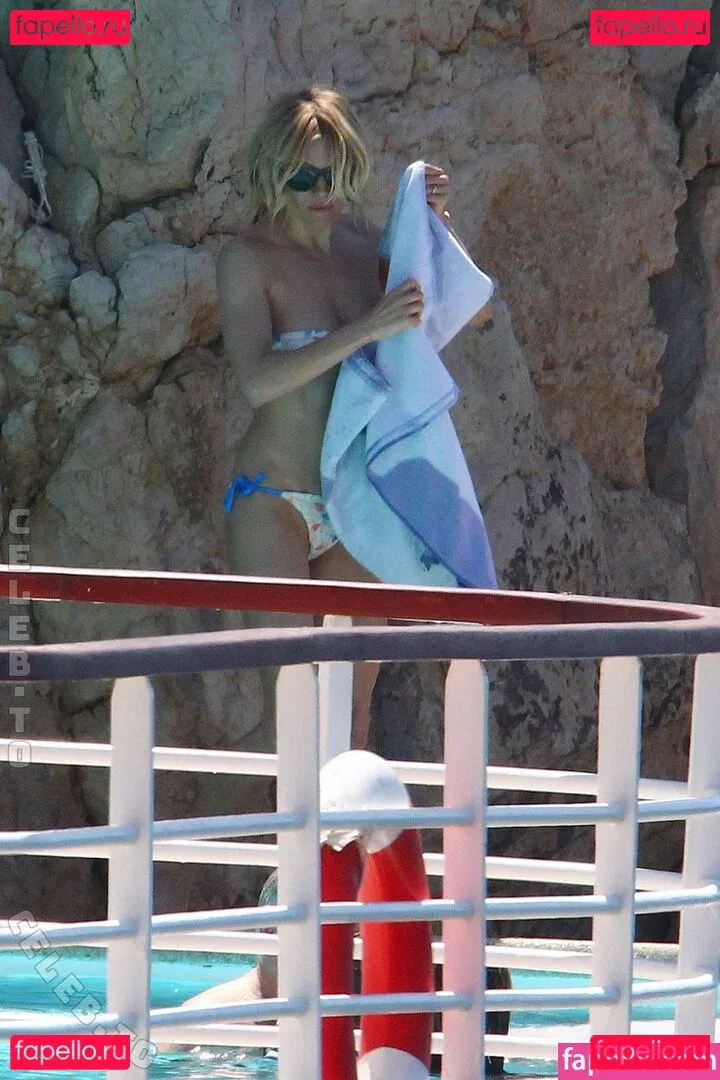 Sienna Miller Onlyfans Photo Gallery 