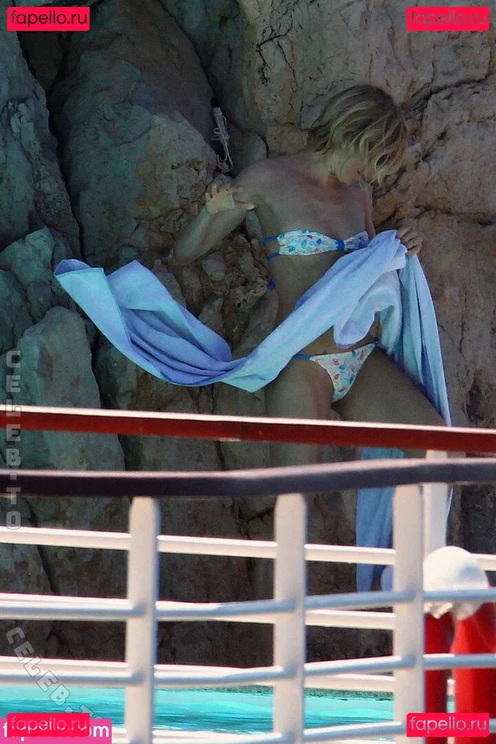 Sienna Miller Onlyfans Photo Gallery 