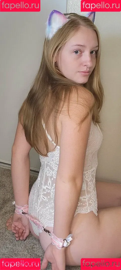rainthelittlekitten Onlyfans Photo Gallery 