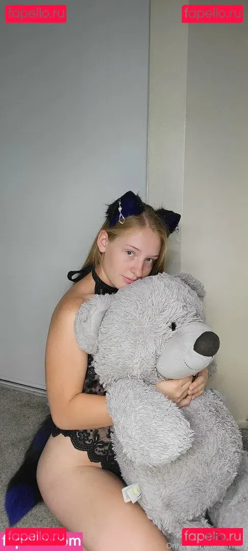 rainthelittlekitten Onlyfans Photo Gallery 