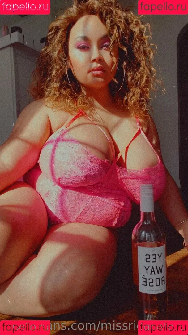 missricarivera Onlyfans Photo Gallery 