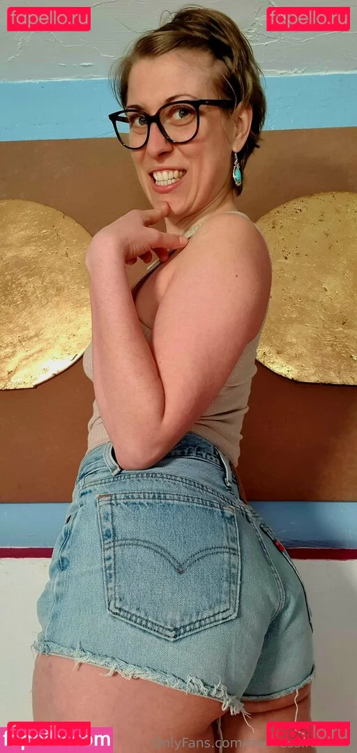 mistress.remmel Onlyfans Photo Gallery 