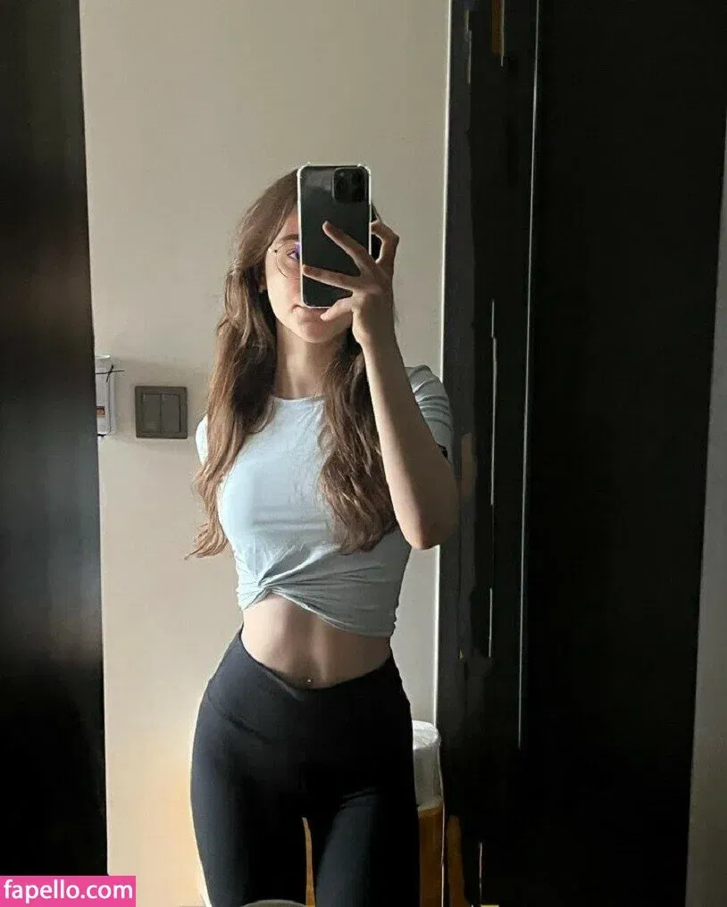 Dasha Taran Onlyfans Photo Gallery 