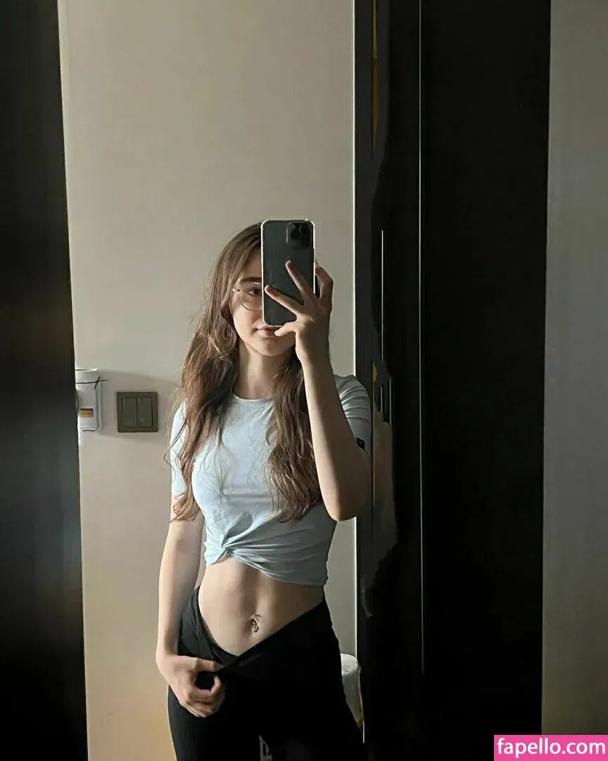 Dasha Taran Onlyfans Photo Gallery 