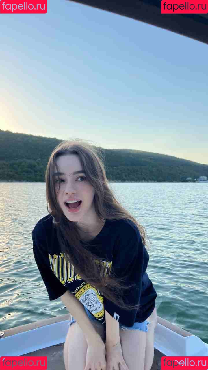 Dasha Taran Onlyfans Photo Gallery 