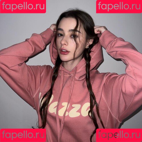 Dasha Taran Onlyfans Photo Gallery 