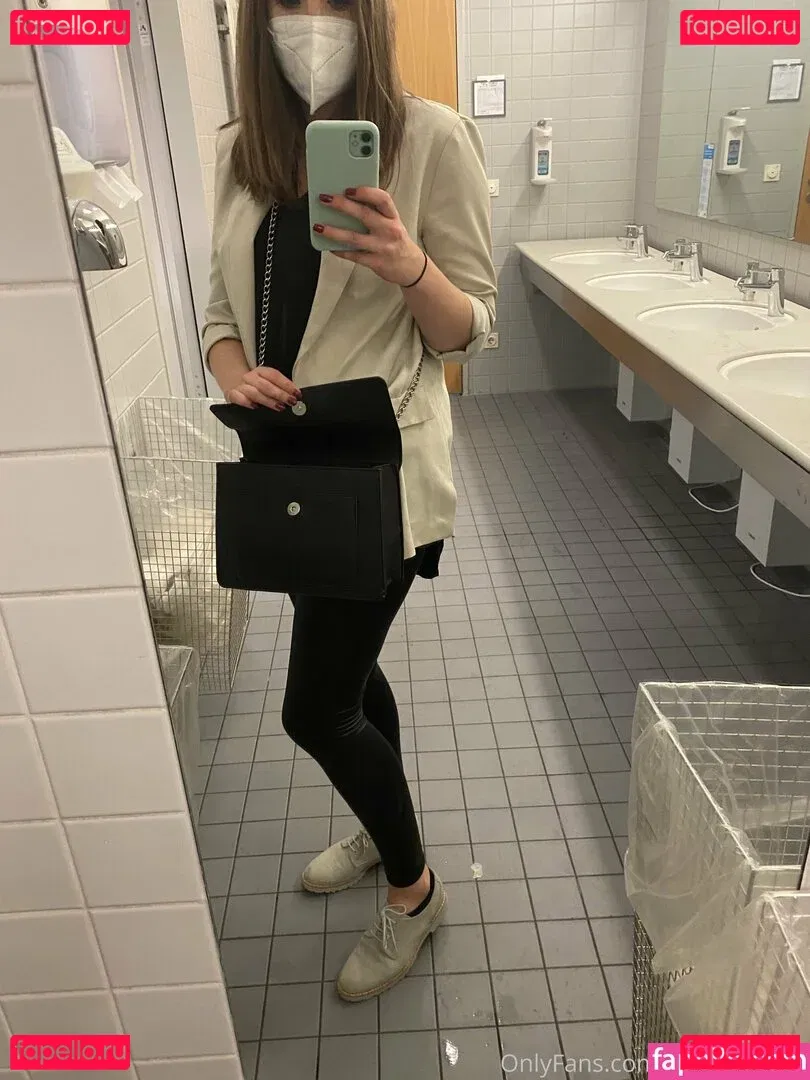 miadelicious Onlyfans Photo Gallery 