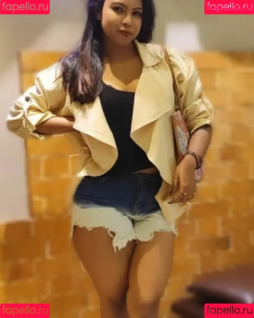 Richa Dutt Onlyfans Photo Gallery 