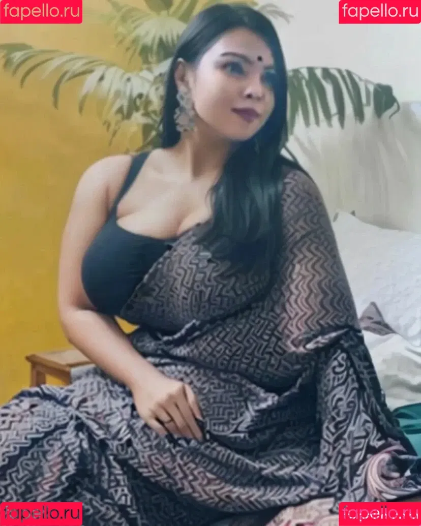 Richa Dutt Onlyfans Photo Gallery 