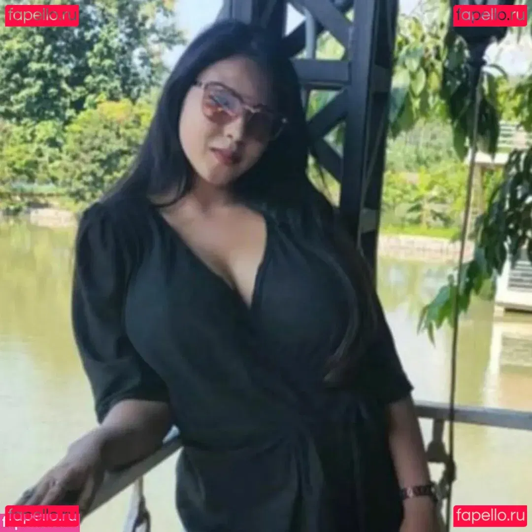 Richa Dutt Onlyfans Photo Gallery 