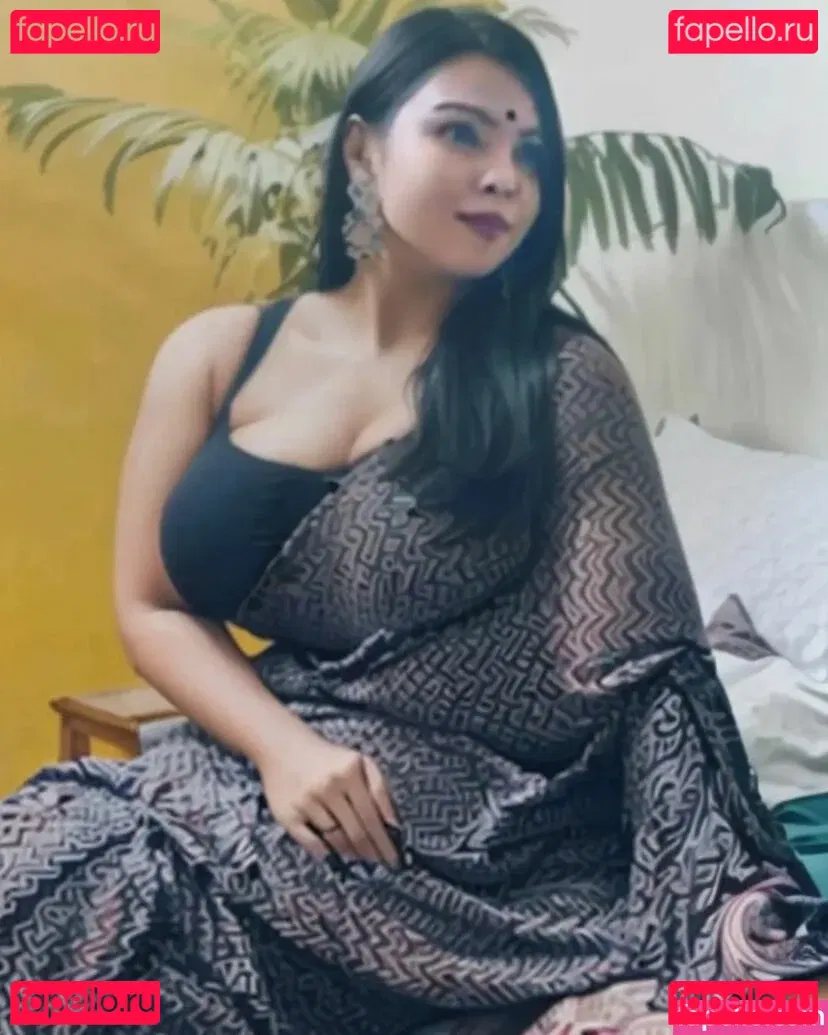 Richa Dutt Onlyfans Photo Gallery 