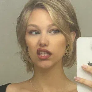 Grace VanderWaal Onlyfans Photo Gallery 