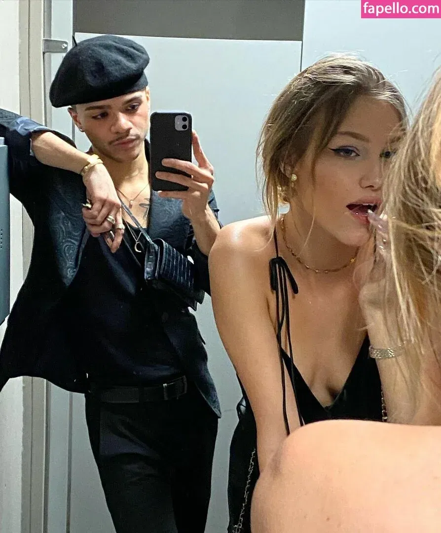 Grace VanderWaal Onlyfans Photo Gallery 