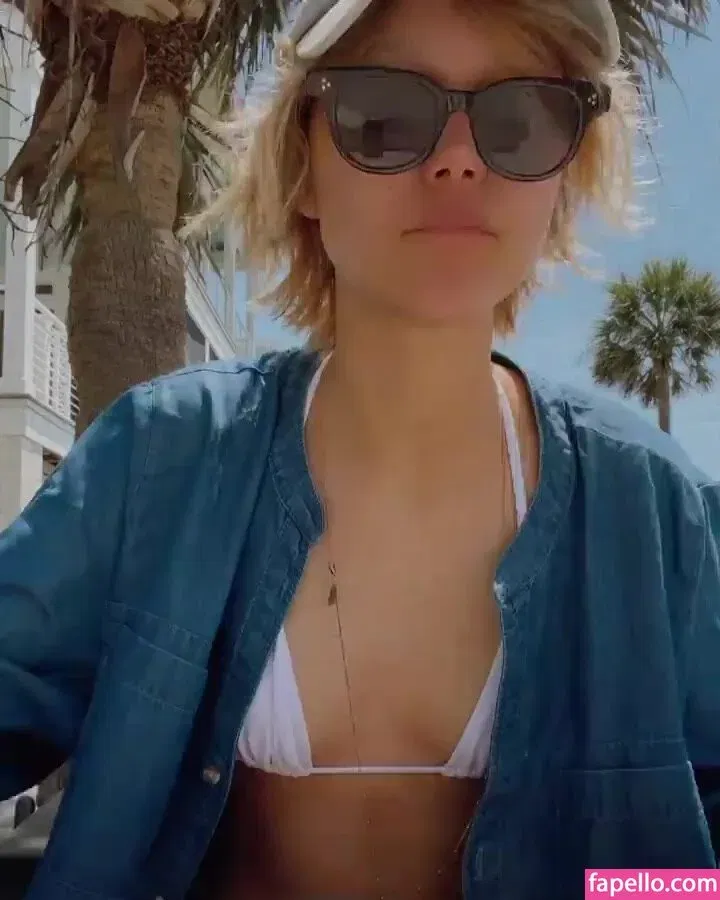 Grace VanderWaal Onlyfans Photo Gallery 