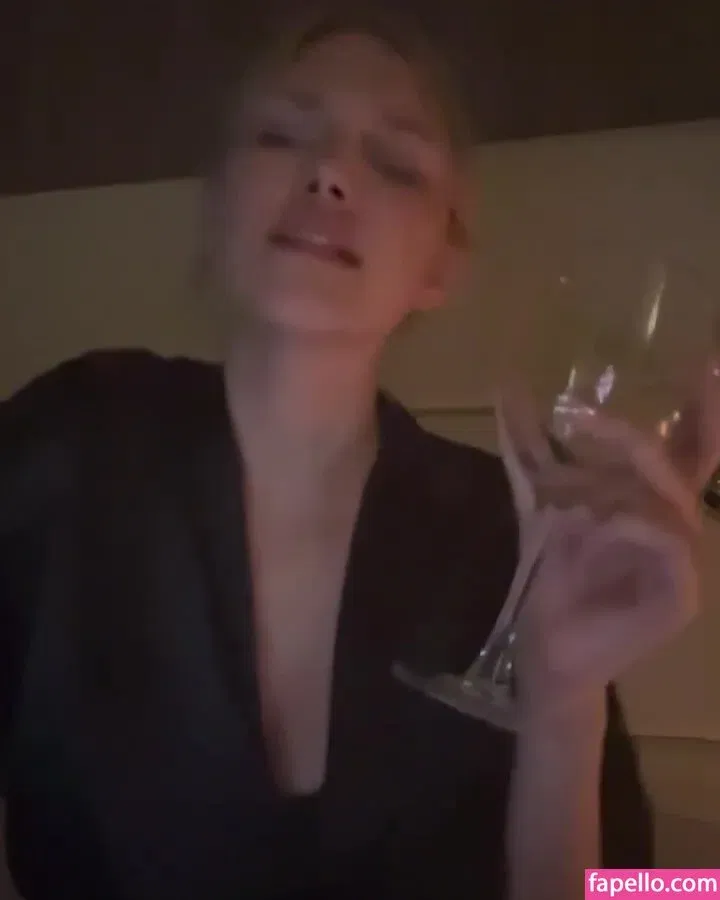 Grace VanderWaal Onlyfans Photo Gallery 