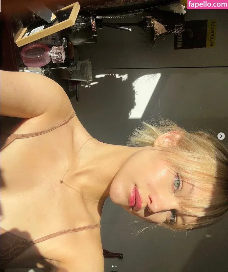 Grace VanderWaal Onlyfans Photo Gallery 