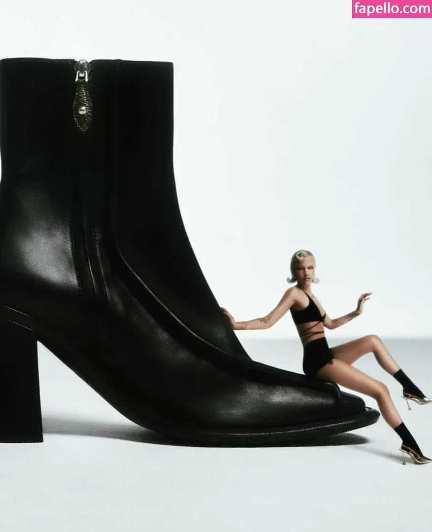 Grace VanderWaal Onlyfans Photo Gallery 