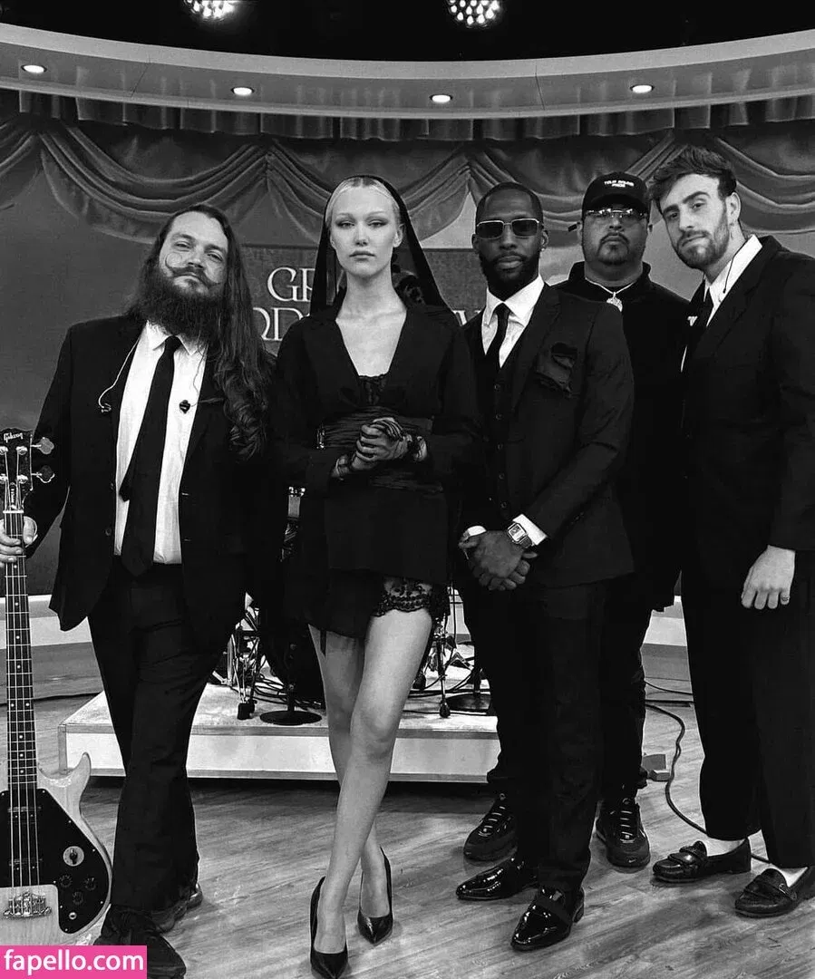 Grace VanderWaal Onlyfans Photo Gallery 