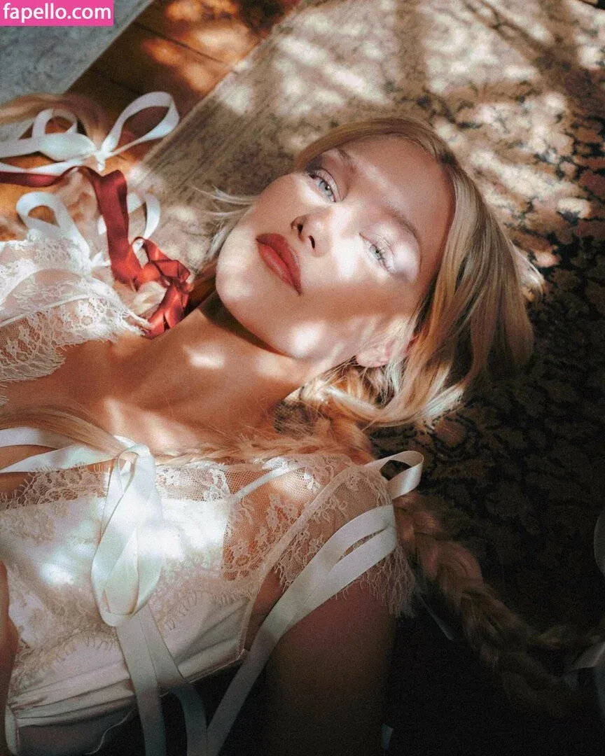 Grace VanderWaal Onlyfans Photo Gallery 