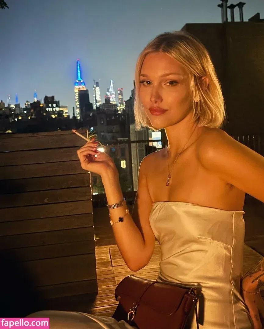 Grace VanderWaal Onlyfans Photo Gallery 