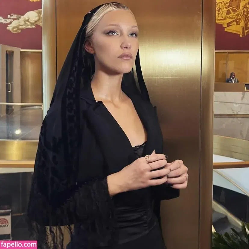 Grace VanderWaal Onlyfans Photo Gallery 