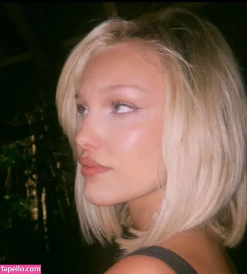 Grace VanderWaal Onlyfans Photo Gallery 