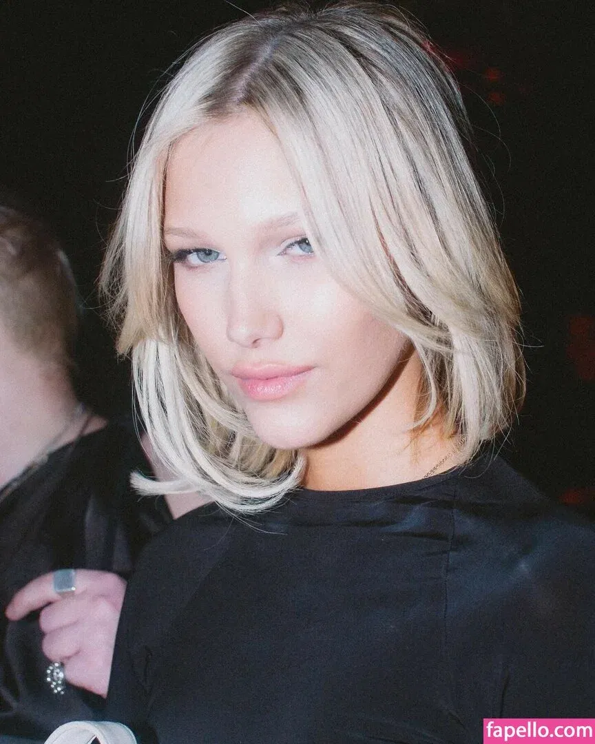 Grace VanderWaal Onlyfans Photo Gallery 