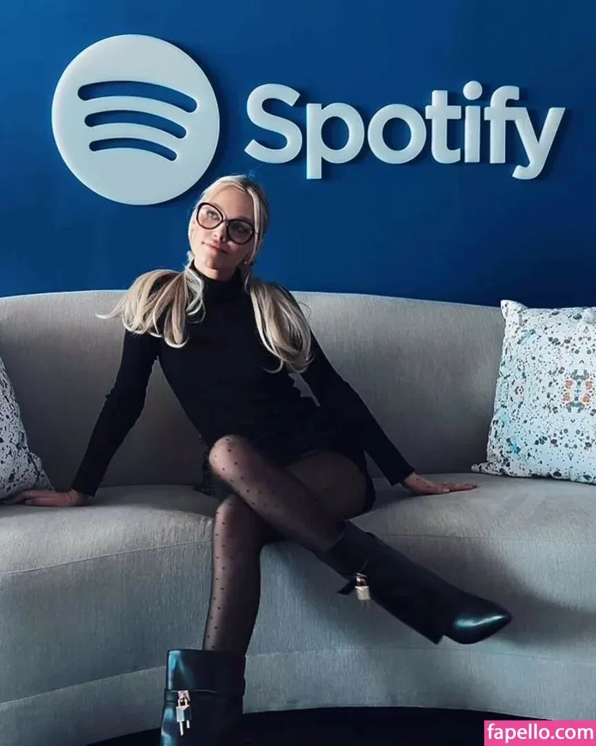 Grace VanderWaal Onlyfans Photo Gallery 