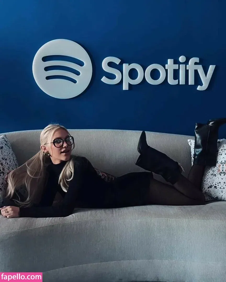 Grace VanderWaal Onlyfans Photo Gallery 